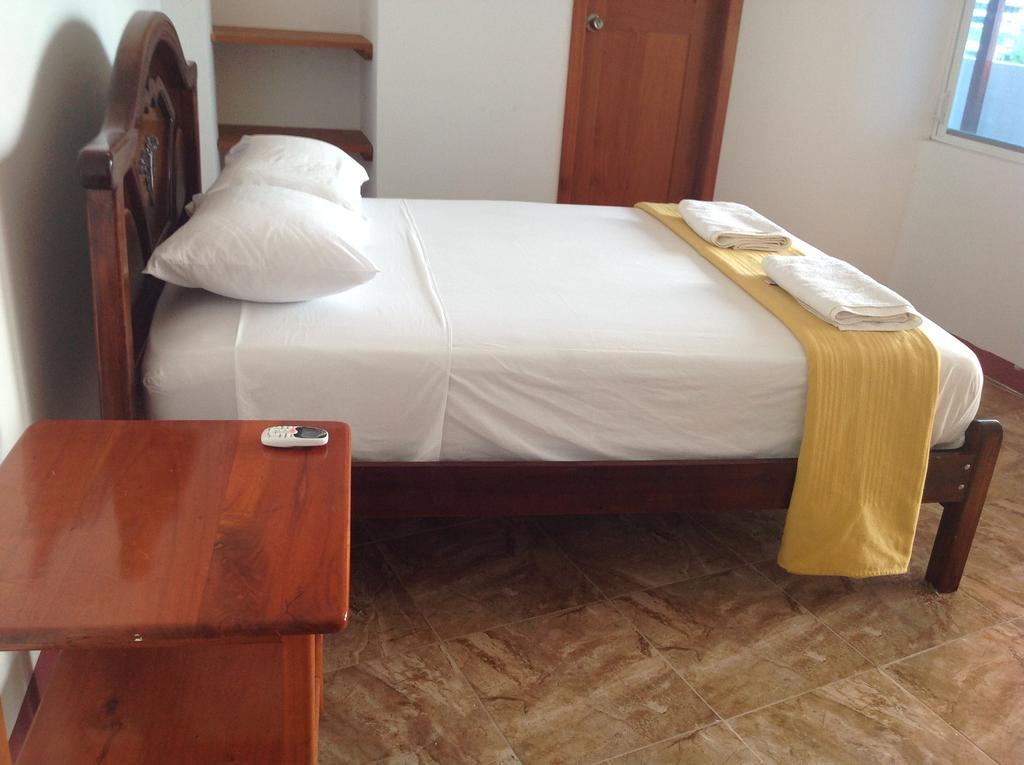 Gloria - Galapagos Inn بويرتو أيورا المظهر الخارجي الصورة