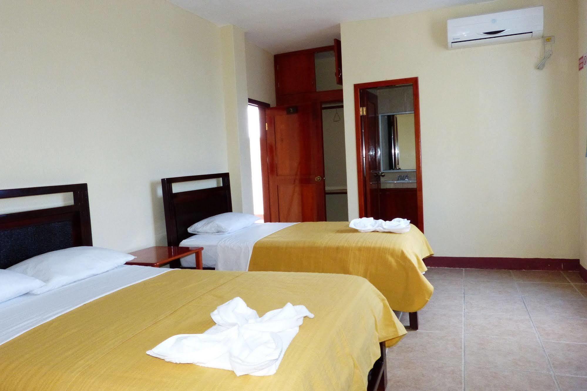 Gloria - Galapagos Inn بويرتو أيورا المظهر الخارجي الصورة