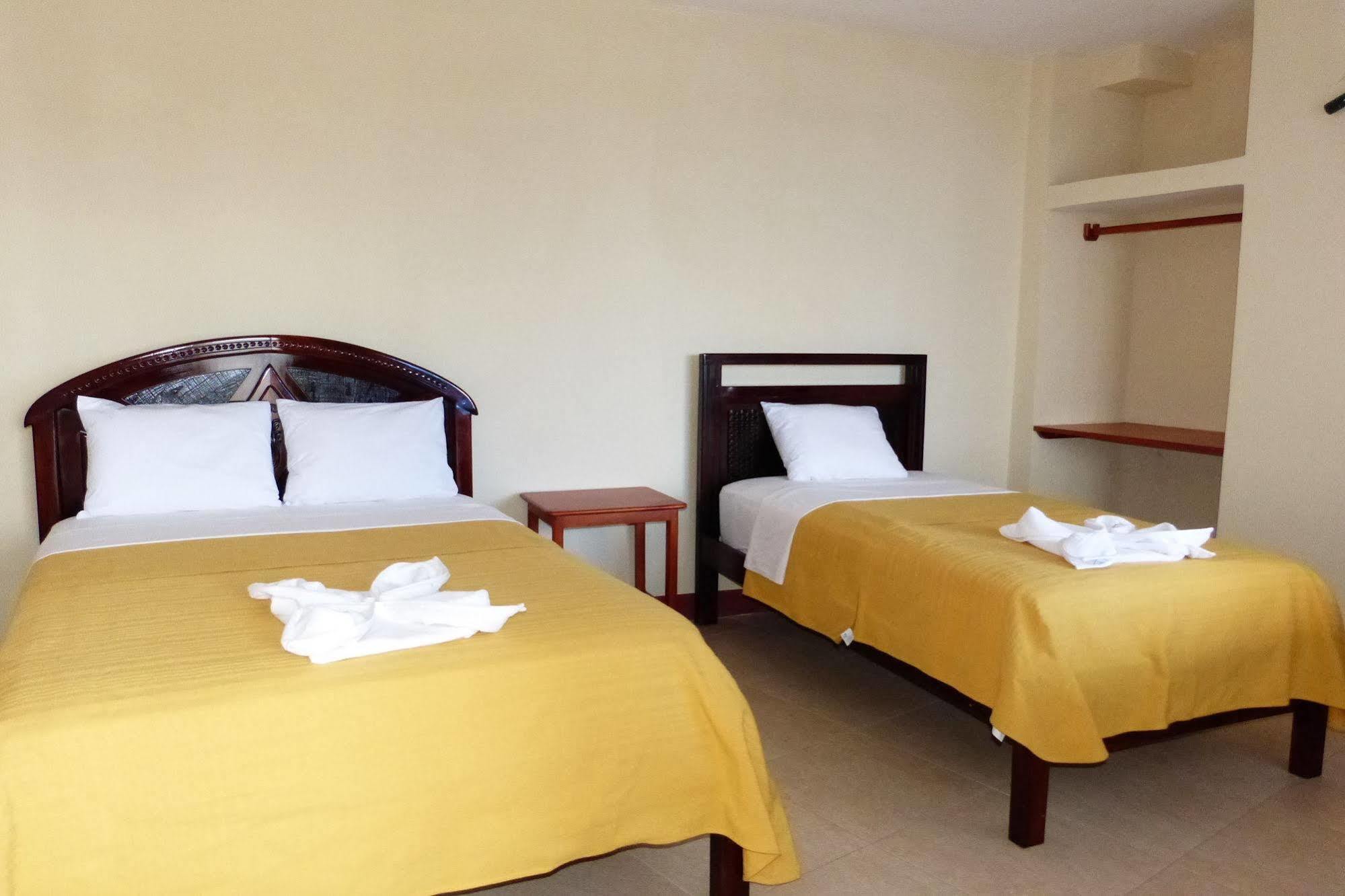 Gloria - Galapagos Inn بويرتو أيورا المظهر الخارجي الصورة