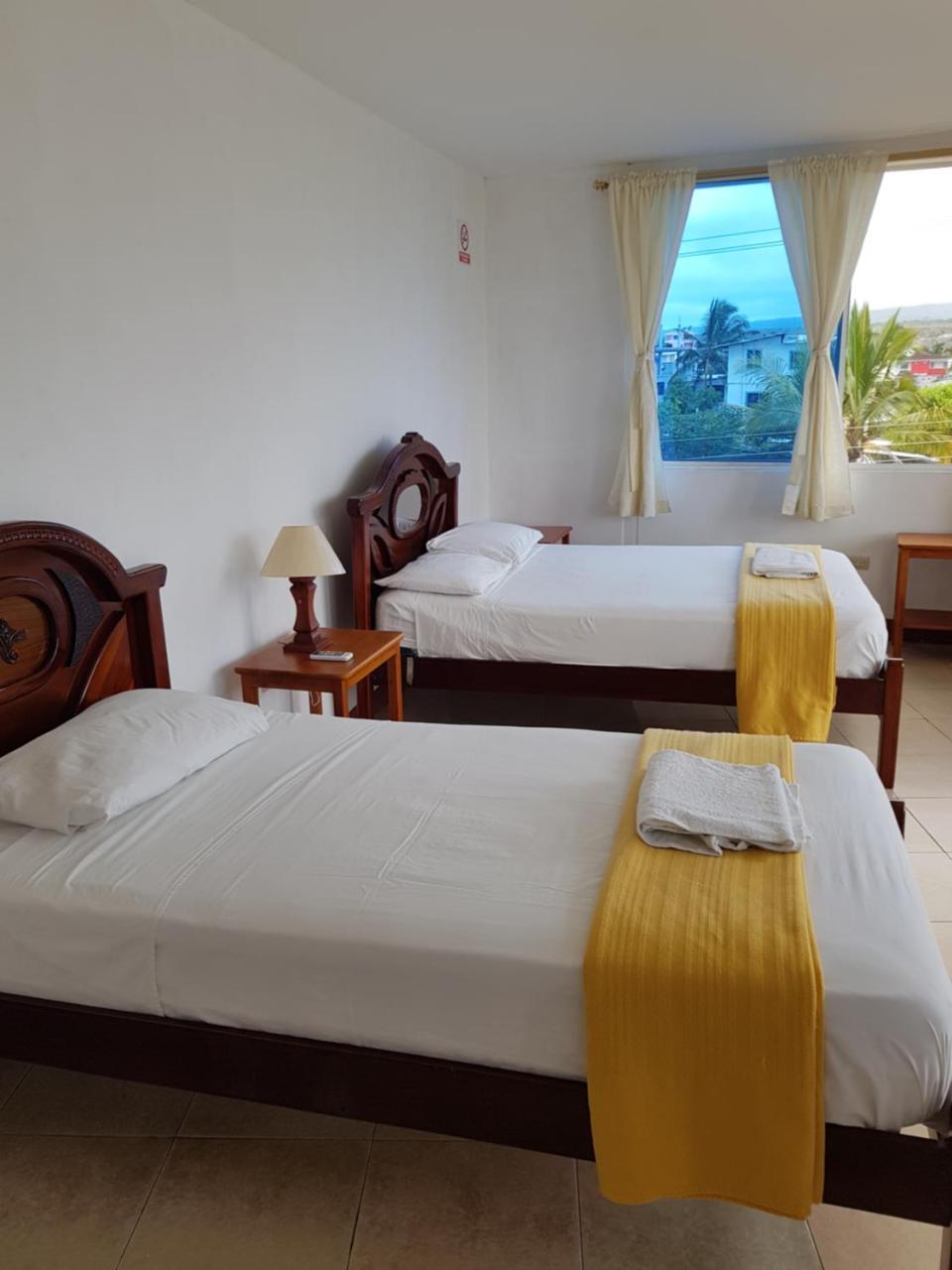 Gloria - Galapagos Inn بويرتو أيورا المظهر الخارجي الصورة
