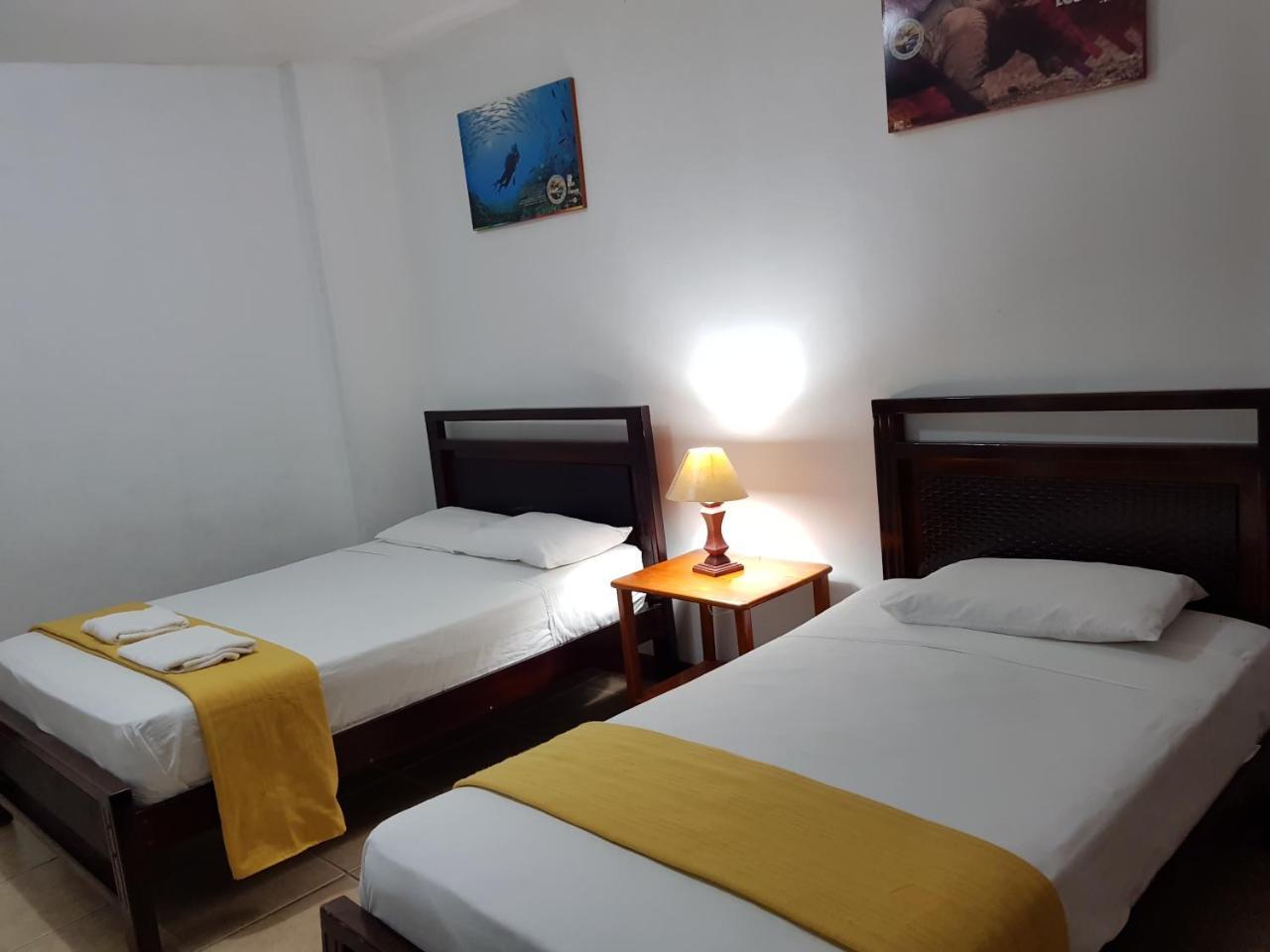 Gloria - Galapagos Inn بويرتو أيورا المظهر الخارجي الصورة