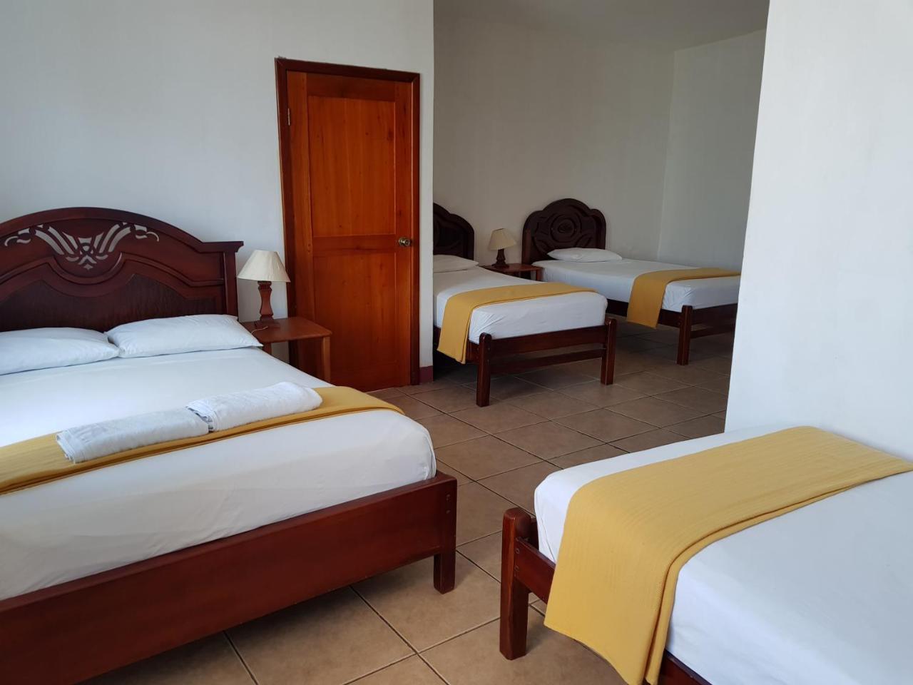 Gloria - Galapagos Inn بويرتو أيورا المظهر الخارجي الصورة